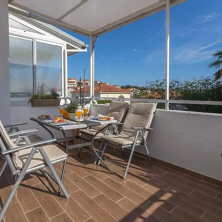 So Hvar So Good! Spacious With Terrace *