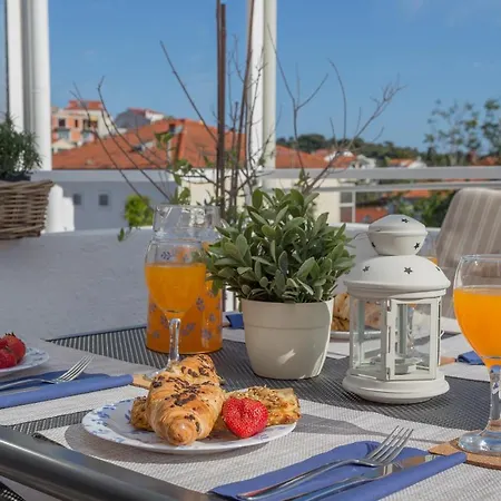 So Hvar So Good! Spacious With Terrace Apartment Hvar Town