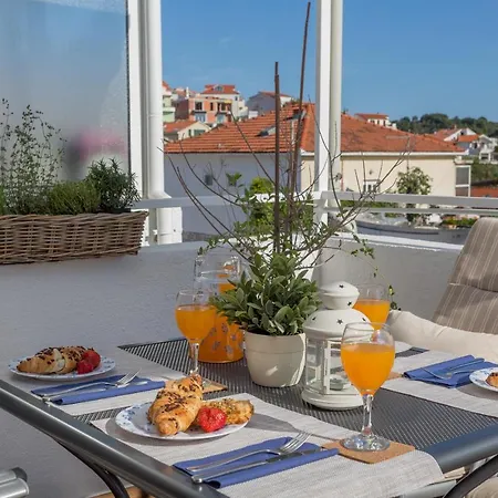 So Hvar So Good! Spacious With Terrace Apartment Hvar Town