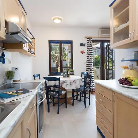 So Hvar So Good! Spacious With Terrace 公寓 *