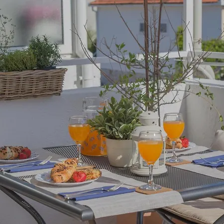 So Hvar So Good! Spacious With Terrace 公寓 赫瓦尔