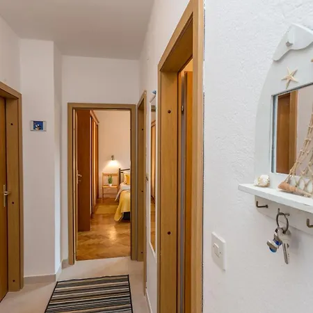 So Hvar So Good! Spacious With Terrace 赫瓦尔