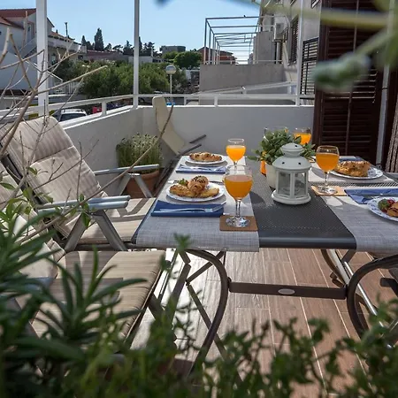 So Hvar So Good! Spacious With Terrace * 赫瓦尔