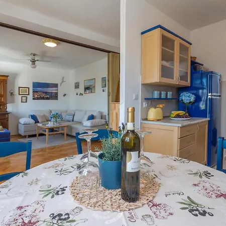 So Hvar So Good! Spacious With Terrace