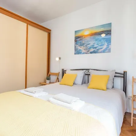 So Hvar So Good! Spacious With Terrace 公寓 *