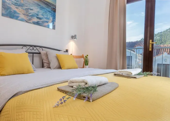 So Hvar So Good! Spacious With Terrace Hvar Town