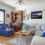So Hvar So Good! Spacious With Terrace شقة *