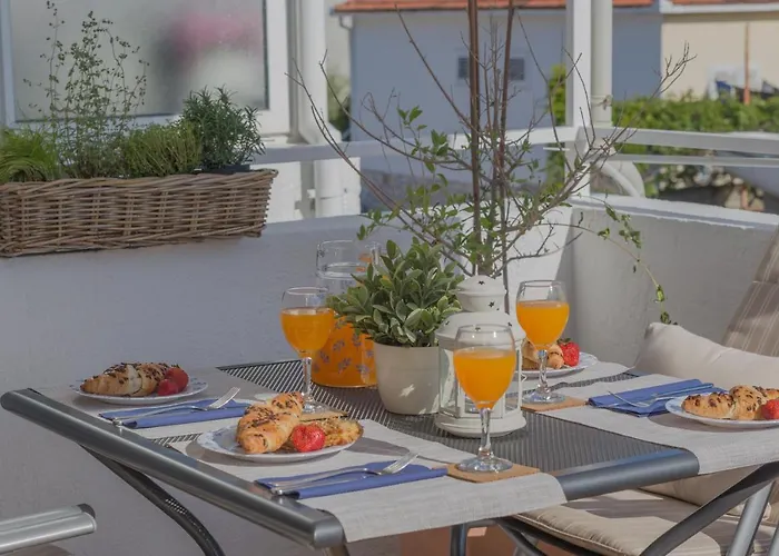 So Hvar So Good! Spacious With Terrace Apartment Hvar Town